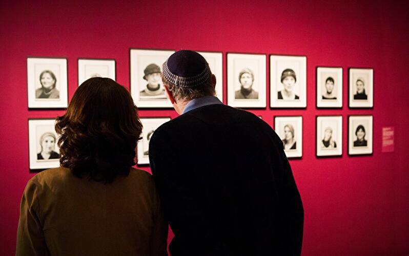 Cherchez la Femme – Perücke, Burka, Ordenstracht