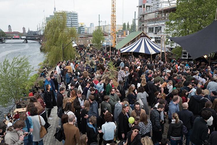 Holzmarkt25