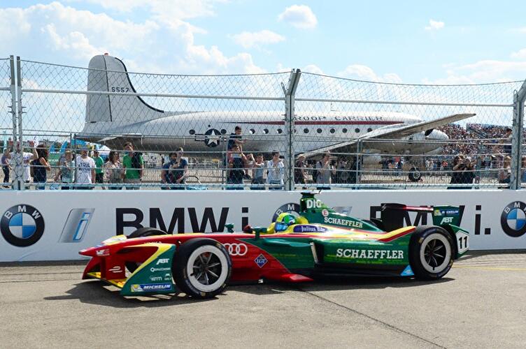 Rosenqvist gewinnt Formel-E-Rennen in Berlin