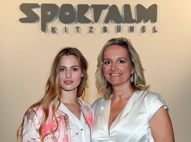 Cosima Auermann (l), und Chefdesignerin Ulli Ehrlich