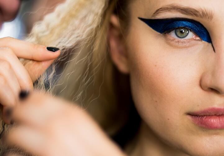 Backstage Styling bei Rebekka Ruetz
