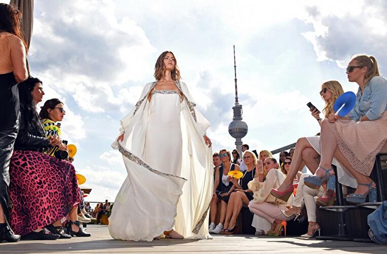 Modepräsentation Lana Müller