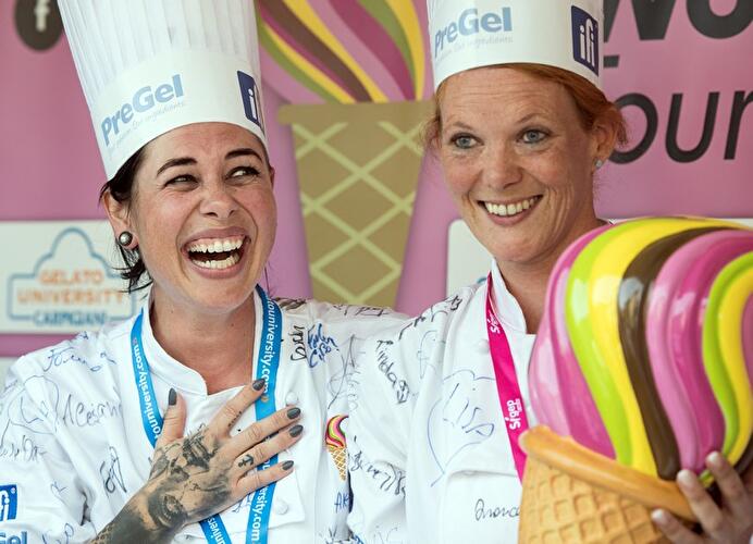 Linda Peterlunger (l) und Manuela Strabler