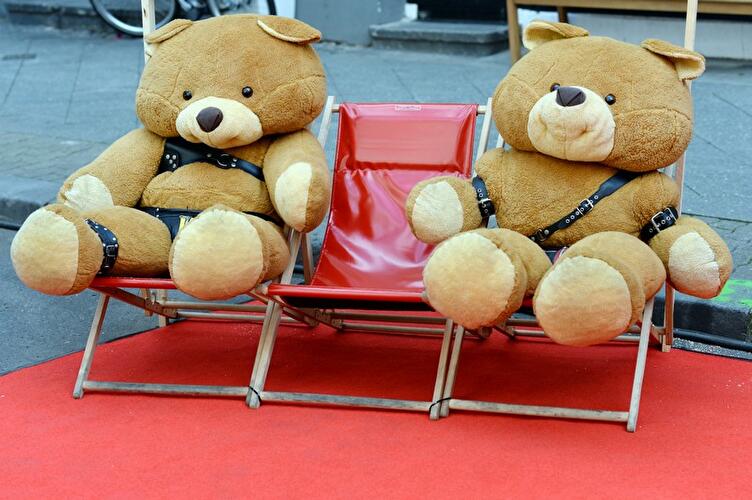 Teddybären in Lederkluft