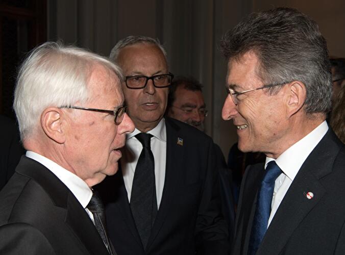 Reinhard Rauball (l), Werner Gegenbauer (M.) und Wolfgang Huber