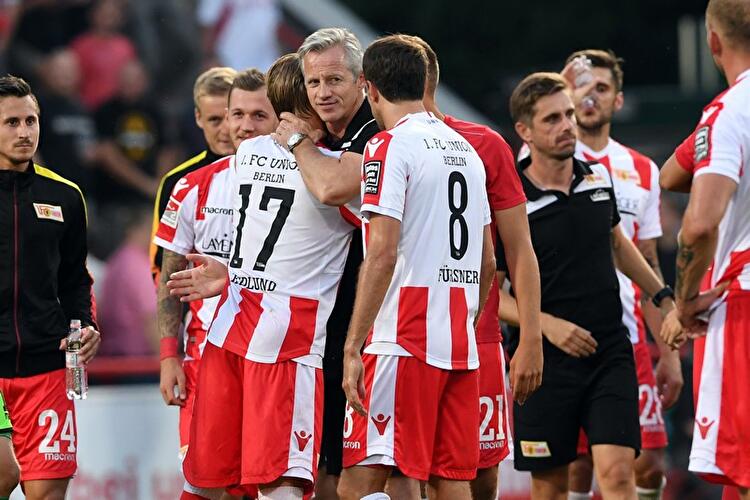 Jens Keller (M), Simon Hedlund (l) und Stephan Fürstner