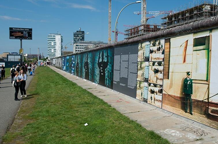 Jenseits der Mauer
