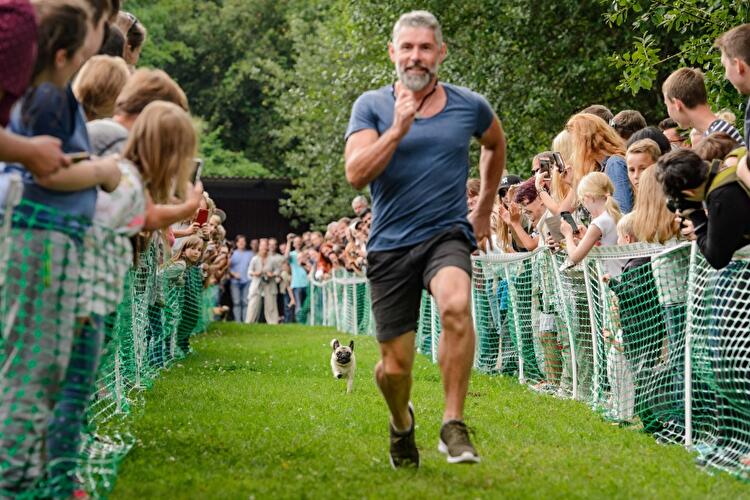 8. Internationales Mopstreffen