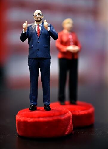 Merkel und Schulz in Miniatur