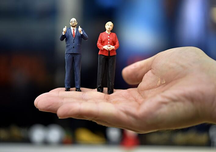 Merkel und Schulz in Miniatur