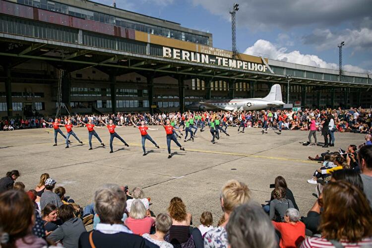 Volksbühnen-Start: «Fous de danse - Verrückt nach Tanz»