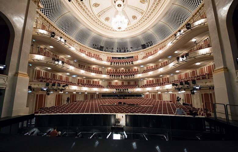 Saal der sanierten Staatsoper