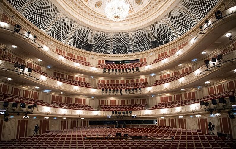 Saal der sanierten Staatsoper