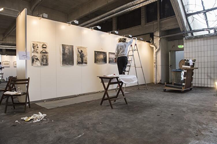49 Contemporary Artists