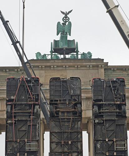 «Monument» von Manaf Halbouni