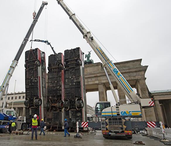 «Monument» von Manaf Halbouni