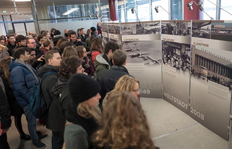Tag der offenen Tür am ehemaligen Flughafen Tempelhof