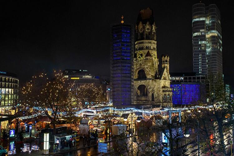 Weihnachtsmarkt am Breidscheidtplatz