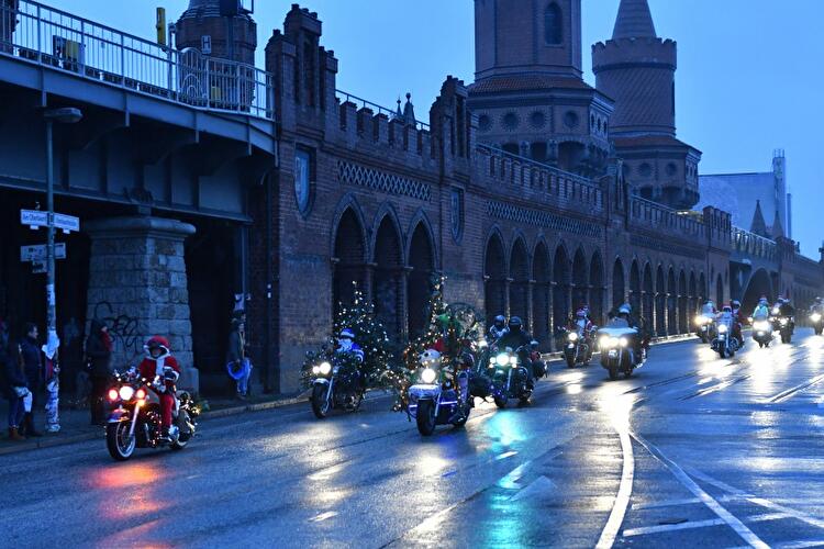 Christmas Biketour des Vereins «Santa Claus on Road»