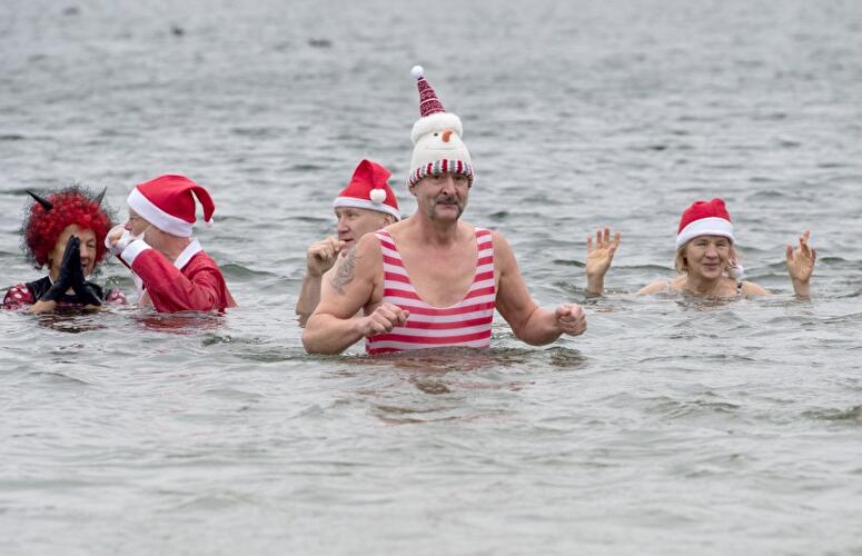 Weihnachtsbaden im Orankesee