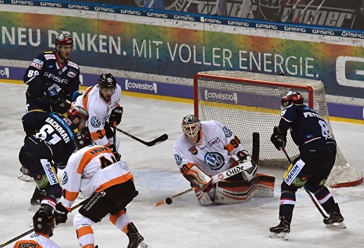 Eisbären Berlin - Grizzlys Wolfsburg