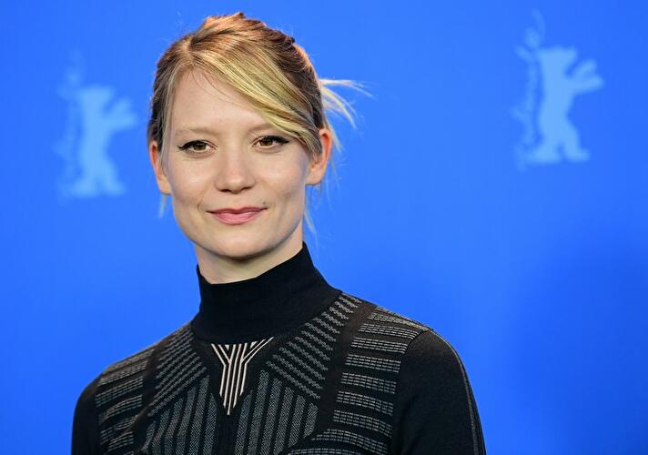 Mia Wasikowska
