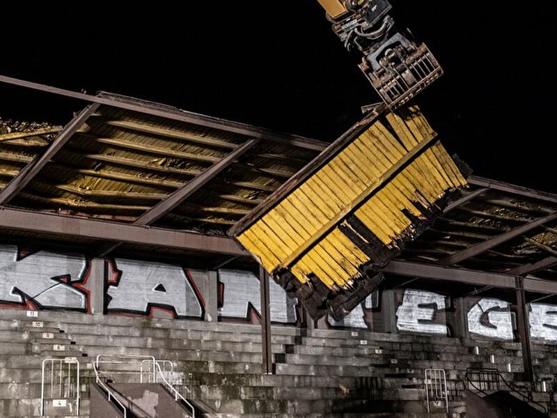 Abriss des Avus-Tribünendachs