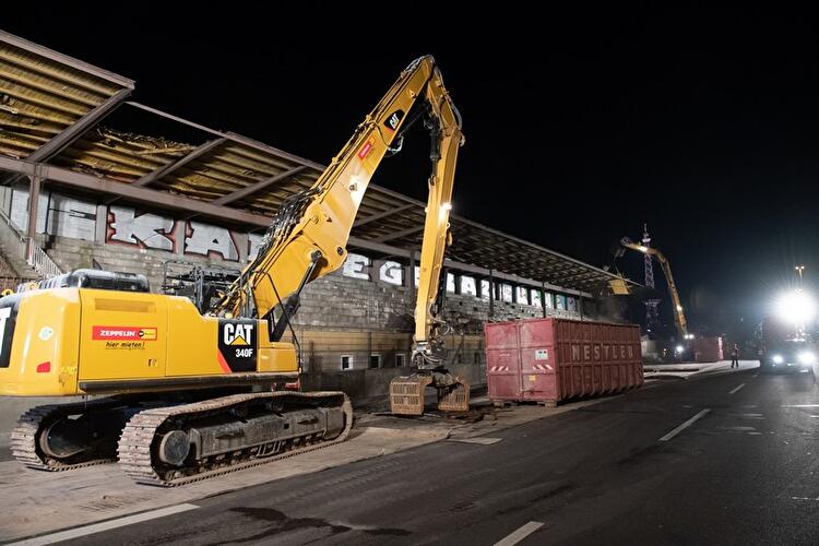 Abriss des Avus-Tribünendachs