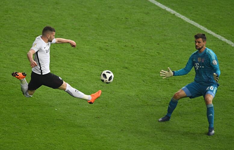 Frankfurt schlägt Bayern 3:1