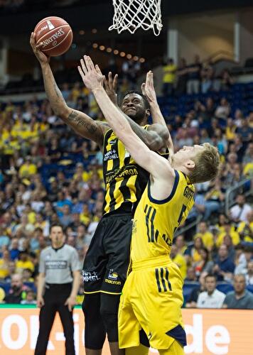 Elgin Cook und Nils Giffey