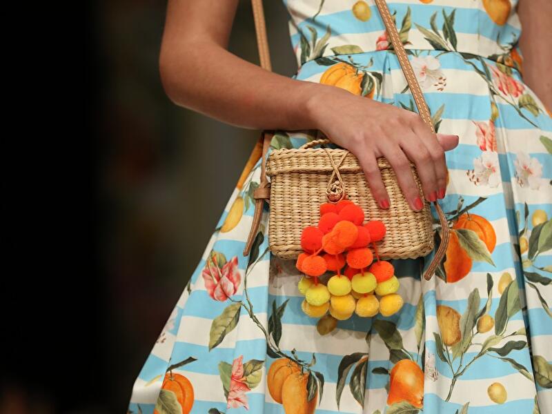 Bunt verzierte Taschen