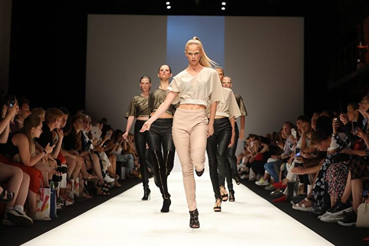 Models auf dem Catwalk