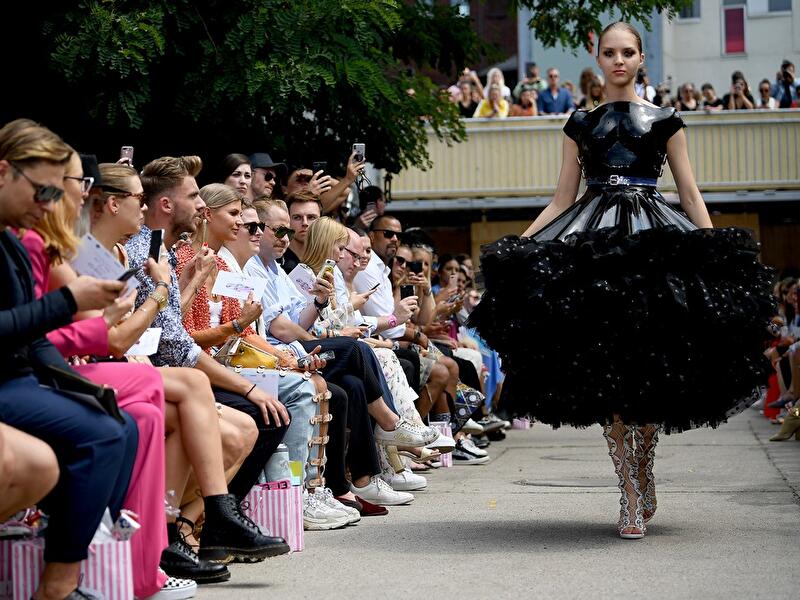 Ballerina in schwarz