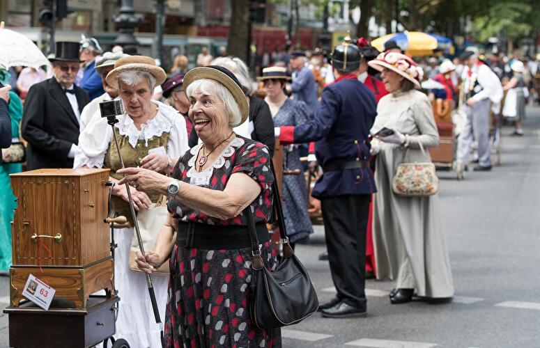 13 verschiedene Nationalitäten auf der Parade