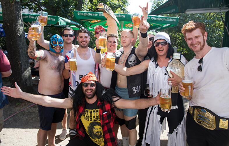 Berliner Biermeile auf der Karl-Marx-Allee