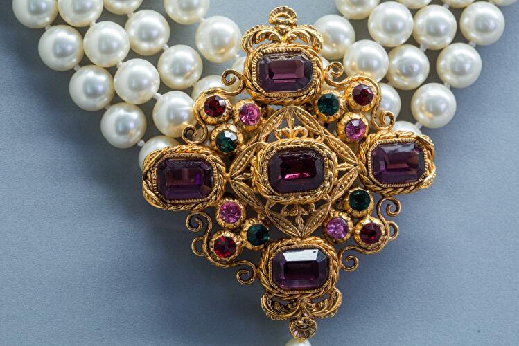 Bijoux Bijoux! Modeschmuck von Chanel bis Dior