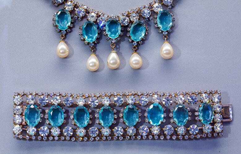 Bijoux Bijoux! Modeschmuck von Chanel bis Dior