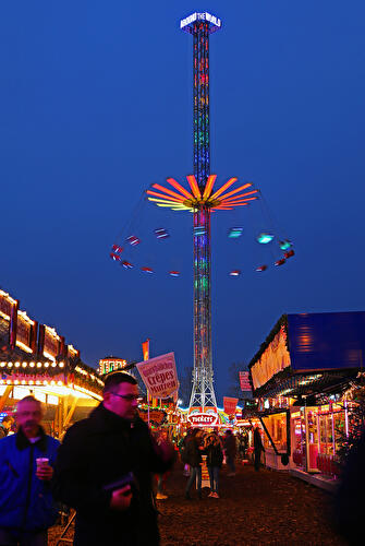 Der Große Berliner Weihnachtsmarkt an der Allee