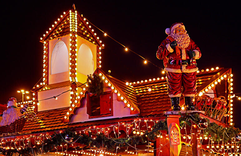 Der Große Berliner Weihnachtsmarkt an der Allee