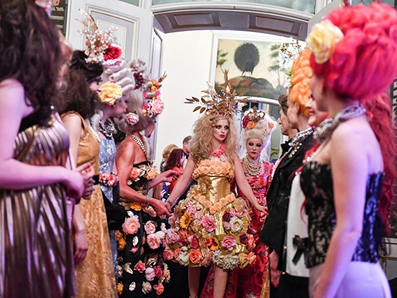 Harald Glööckler - Unadjusted Royal