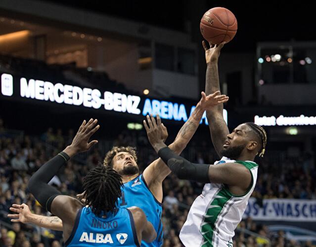 Alba siegt gegen Malaga