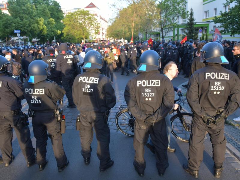 Weitgehend friedlicher 1.Mai in Berlin: Polizei zieht Bilanz