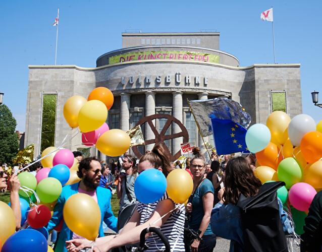 Demos: "Ein Europa für Alle" und "Europa der Vielen"
