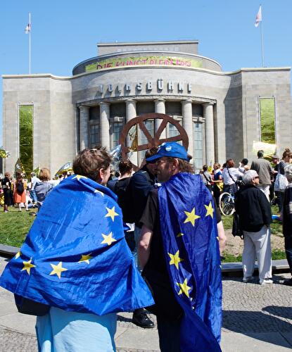 Demos: "Ein Europa für Alle" und "Europa der Vielen"