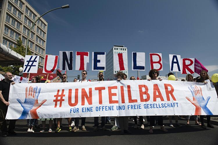 Demos: "Ein Europa für Alle" und "Europa der Vielen"