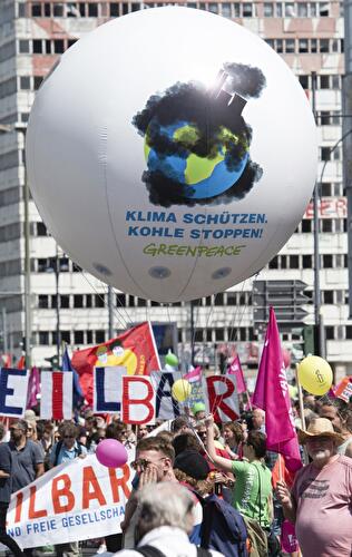 Demos: "Ein Europa für Alle" und "Europa der Vielen"