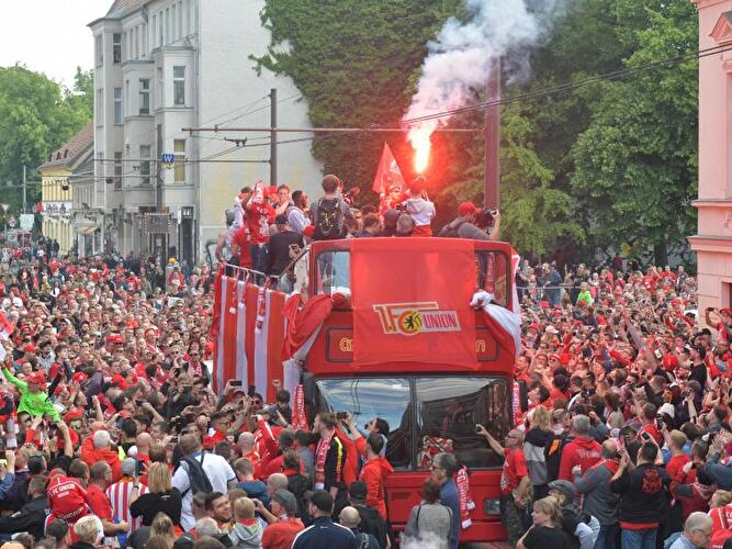 Union Berlin feiert Aufstieg