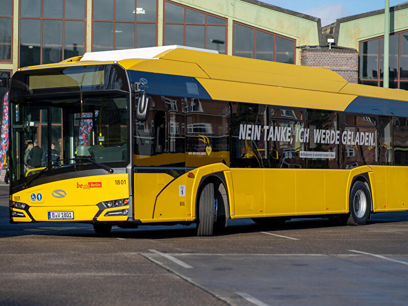 Neue Buslinie und kürzere TXL-Taktung