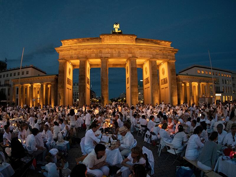 Diner en blanc