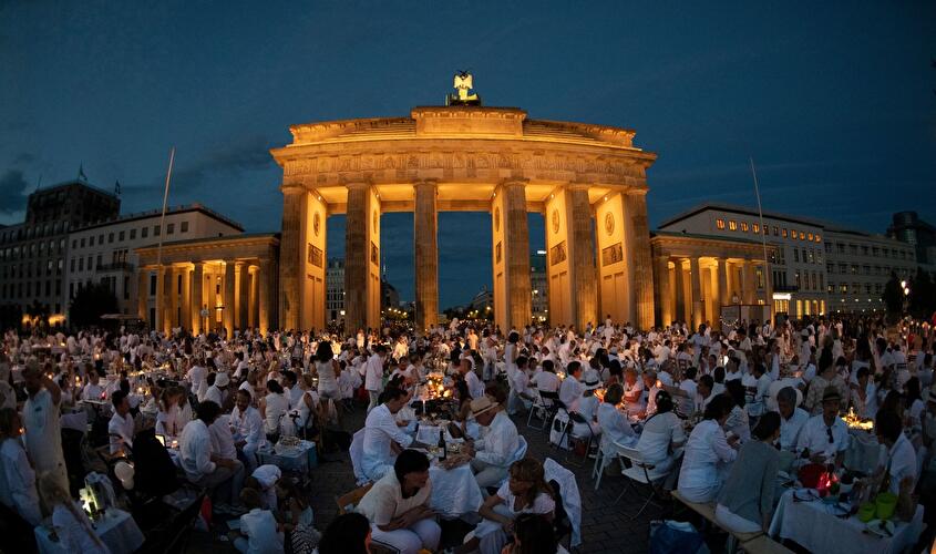 Diner en blanc